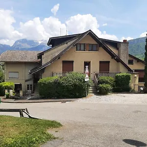 les-chataigniers-lheritage.hotels-rhonealpes.com/