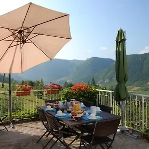 les-falaises-mostuejouls.midi-pyreneeshotels.com/