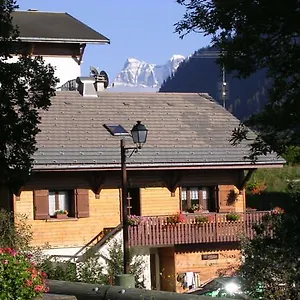 chalet-peloton.hotels-rhonealpes.com/